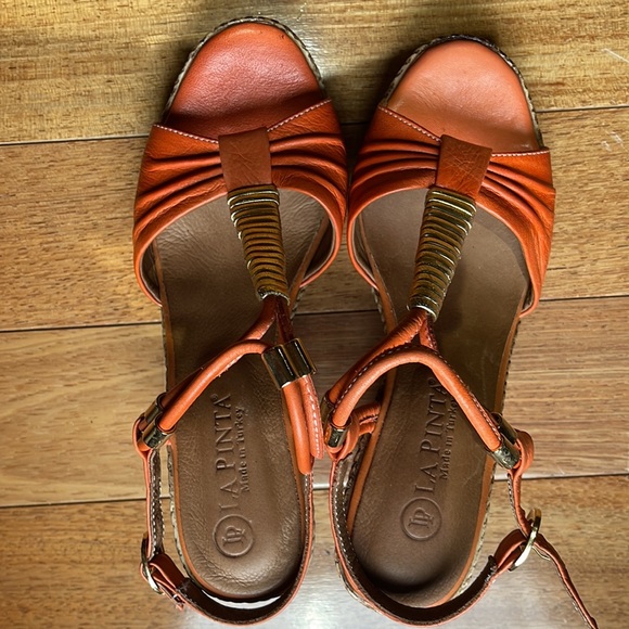 La Pinta shoes size 37 made in turkey . EUC . Wedge platform - Picture 4 of 8